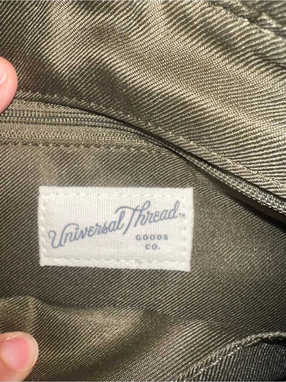Universal Thread versatile olive
